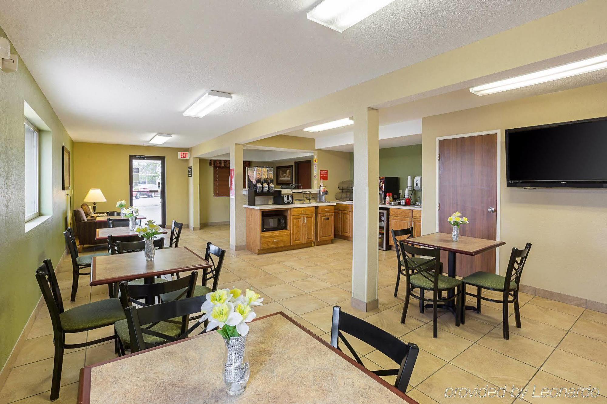 Rodeway Inn & Suites Kearney Exteriér fotografie