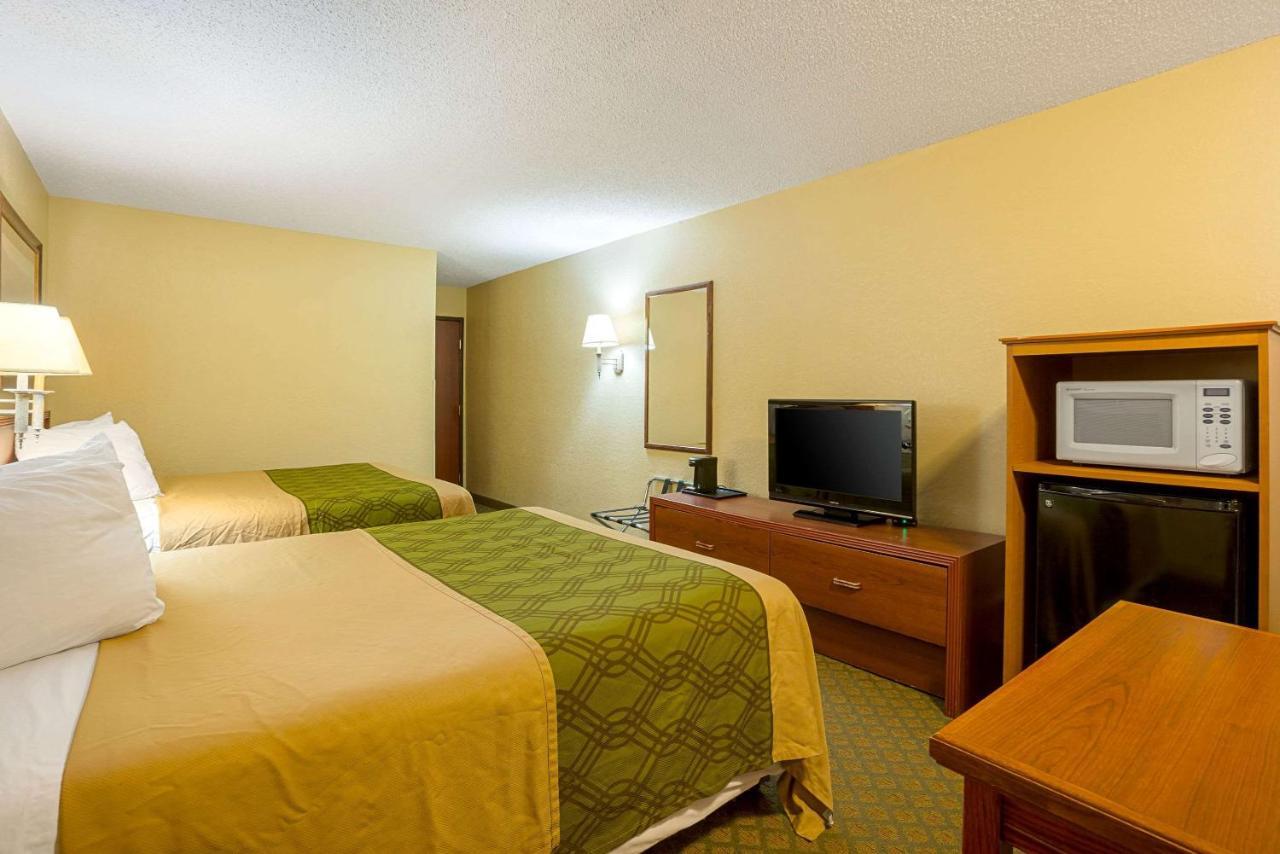 Rodeway Inn & Suites Kearney Exteriér fotografie