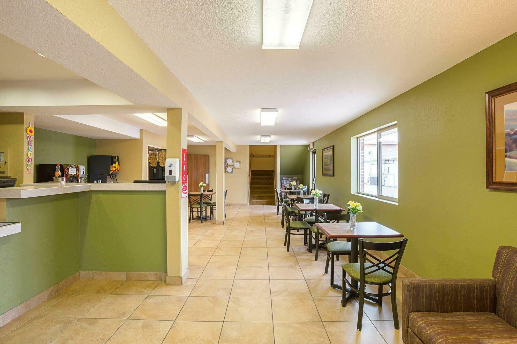 Rodeway Inn & Suites Kearney Exteriér fotografie